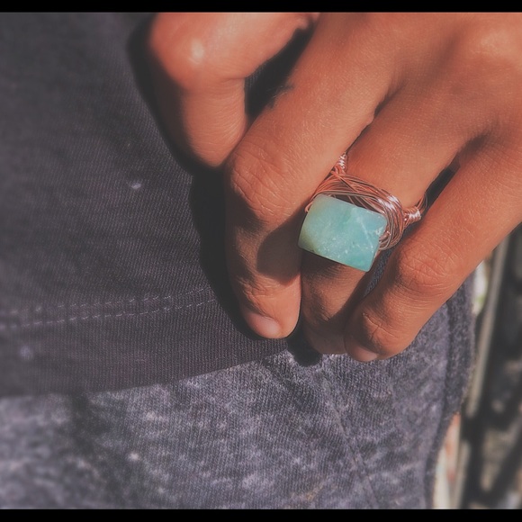 Natural Rose Quartz Stone Wire Wrapped Ring - Picture 3 of 6